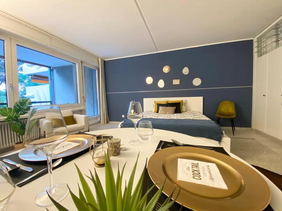 Luganersee, Pool, Strand, Parkplatz, Suite Bissone Esterno foto