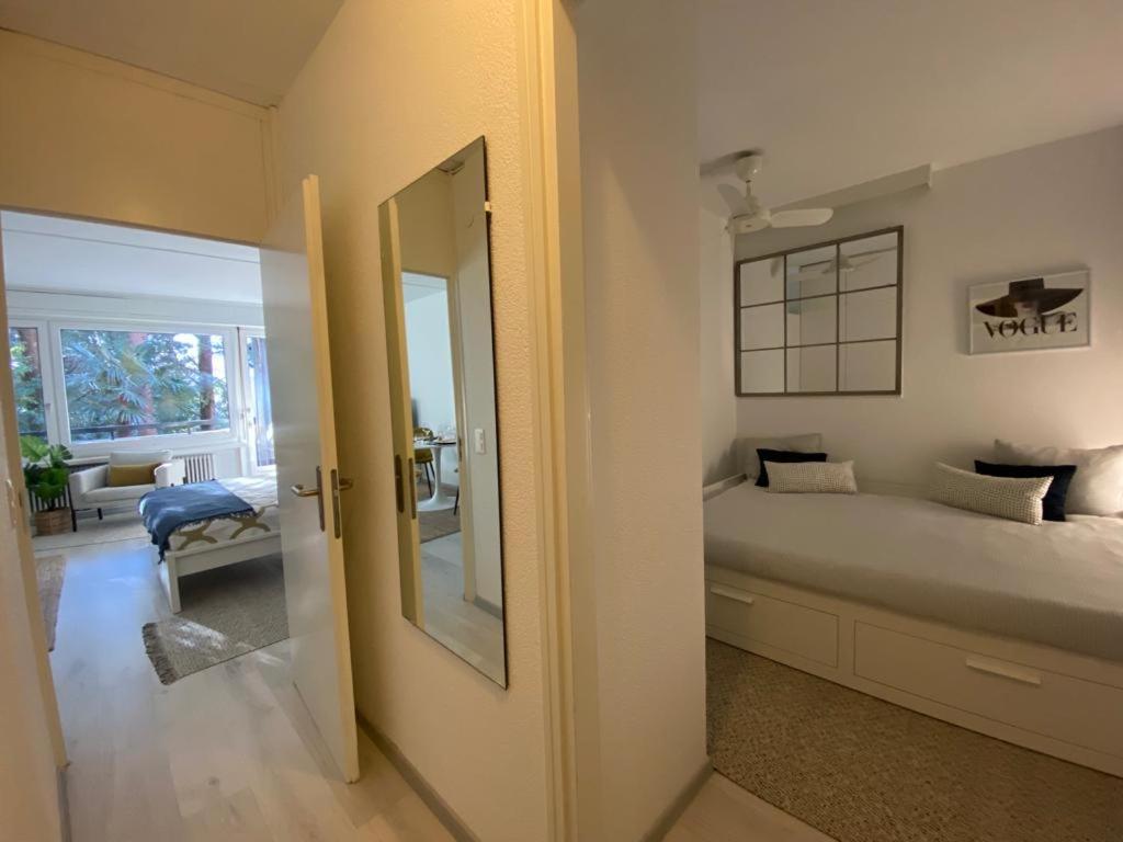 Luganersee, Pool, Strand, Parkplatz, Suite Bissone Esterno foto